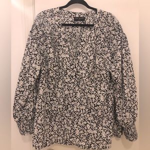 Lane Bryant•20•v neck blouse. Pleated detail front of shoulder, sleeve and back.